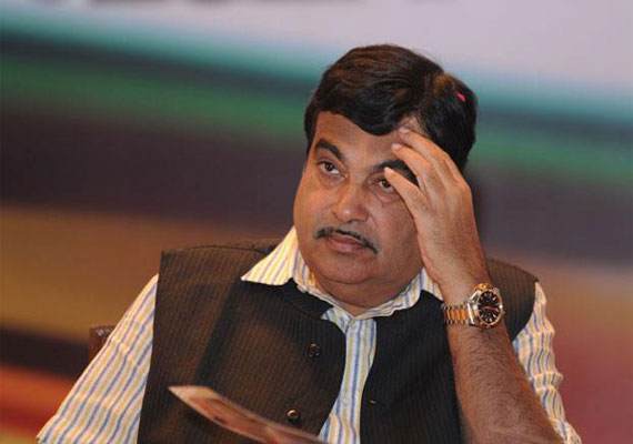 irs officers association demands apology from nitin gadkari