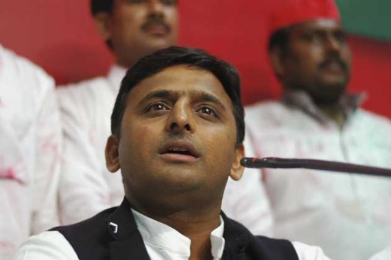 Up Cm Akhilesh Yadav Gets Feel Of Power Crisis 