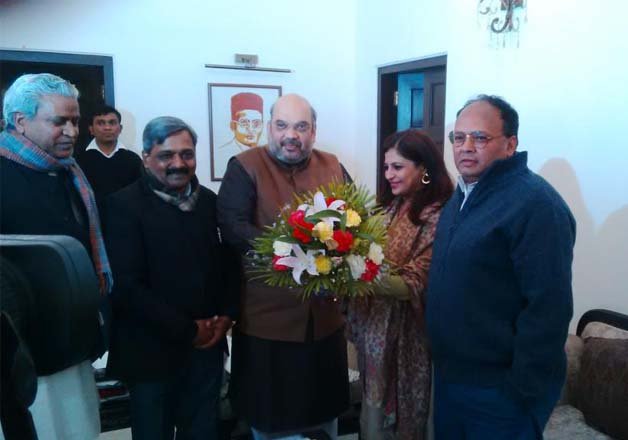 delhi polls shazia ilmi meets amit shah likely to join bjp