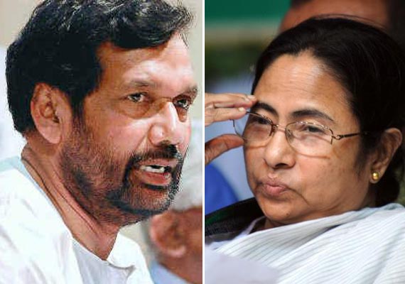 paswan flays mamata for humiliating trivedi