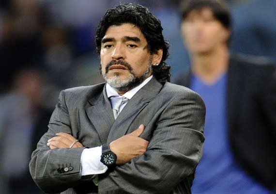 diego maradona accuses girlfriend of theft after video