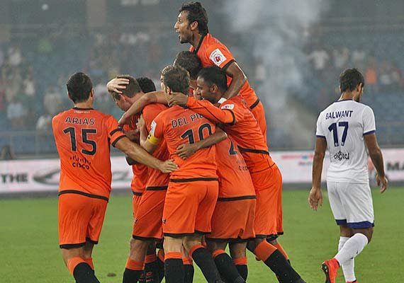 isl delhi dynamos drub chennaiyin 4 1 on a night of