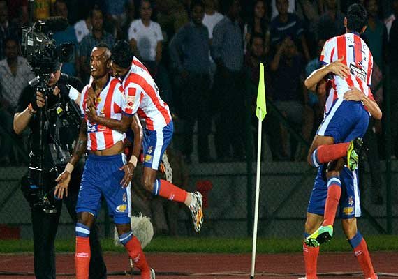 isl delhi kolkata share points after pavel elias stunner