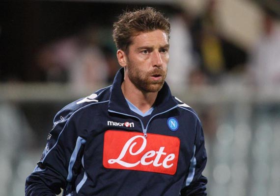 roma signs goalkeeper de sanctis from napoli