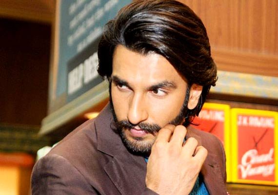 Is Ranveer Singh not serious about Deepika Padukone?(view pics) | Bollywood  News – India TV