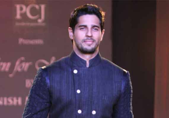 Sidharth Malhotra to comeback to Delhi to vote | India News – India TV