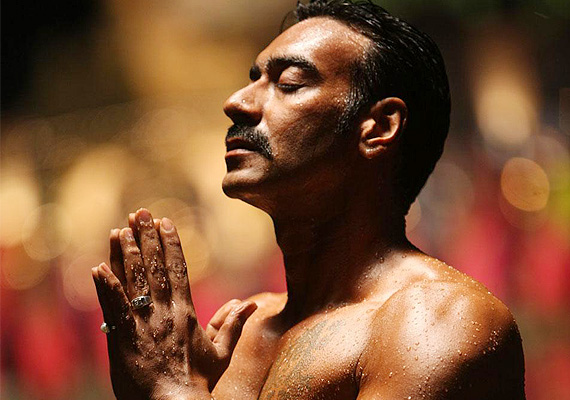 Watch Ajay Devgn left speechless after fan tattoos Shivaay dialogue on  his hand