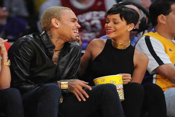 Rihanna Worried About Chris Brown Hollywood News India Tv