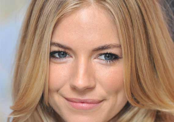 Sienna Miller to star in 'American Sniper' | Hollywood News – India TV