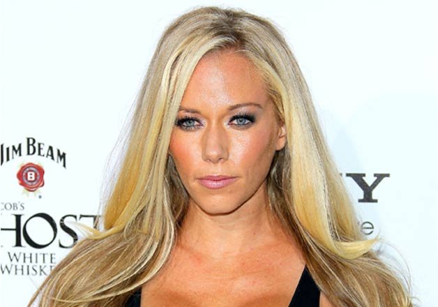 Kendra Wilkinson boasts of having thickest hair in the industry | Lifestyle  News – India TV