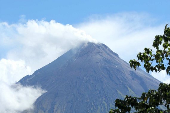 Philippines warns of possible volcanic eruption | Bollywood News – India TV