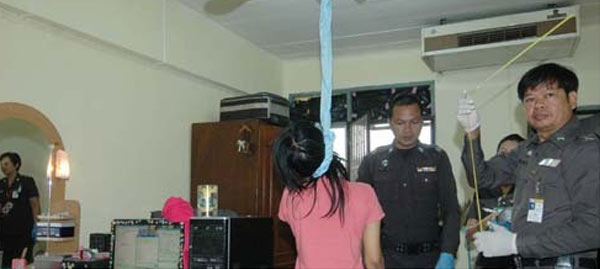 Thai Woman Commits Suicide Before Webcam During Online Chat | World News –  India TV