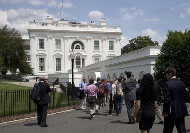 White House Briefing Room Briefly Evacuated After Bomb Threat | India ...