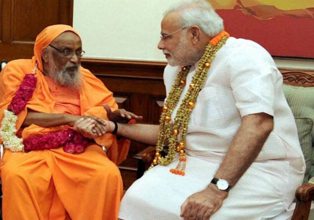 PM Modi's guru Swami Dayanand Giri passes away | India News – India TV