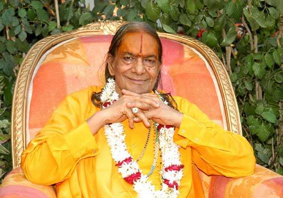 Jagadguru Kripalu denies link with wanted godman Swami Prakashanand | India  News – India TV