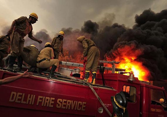 Speeding Truck Mows Down 3-year-old In Delhi, Vehicle Set On Fire ...