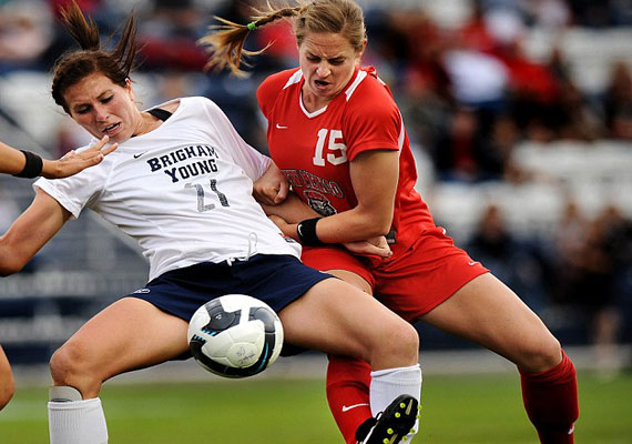 Hair pulling female soccer player -Elizabeth Lambert | Soccer News – India  TV