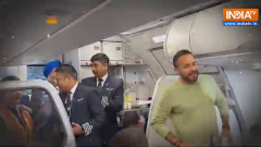 Ayodhya: People recite 'Hanuman Chalisa' onboard inaugural flight to Ayodhya | India Tv News
