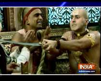 Tenali Rama: Tenali Rama causes chaos with his sword