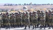 Syrian troops train at base near Damascus