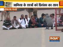 Priyanka Gandhi Vadra & other Congress leaders sits on protest at India Gate