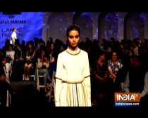 Janhvi Kapoor, Vicky Kaushal dazzle at Lakme Fashion Week