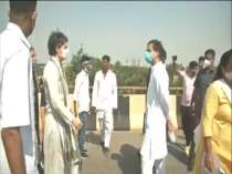 Hathras gangrape: Rahul Gandhi, Priyanka Gandhi stopped by police at Yamuna Expressway