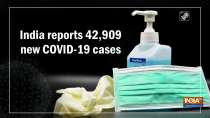 India reports 42,909 new COVID-19 cases