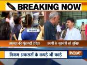Akash Vijayvargiya assaults Municipal Corporation officer, leaders react to the incident