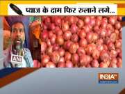 Onion price rise sharply, reches to Rs 60 and 80/kg in Delhi and Mumbai