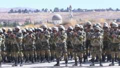 Syrian troops train at base near Damascus