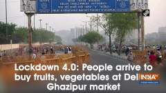 Lockdown 4.0: People arrive to buy fruits, vegetables at Delhi's Ghazipur market