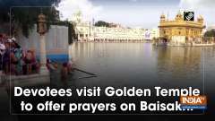 Devotees visit Golden Temple to offer prayers on Baisakhi