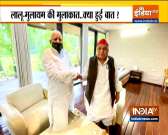 Lalu Yadav meets Mulayam Singh Yadav in presence of Akhilesh Yadav