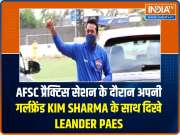 Leander Paes spotted with his girlfriend Kim Sharma at AFC practice session