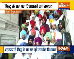 Sidhu hints at no apology to Amarinder Singh as he arrives at Golden temple with his supporters