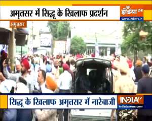 Slogans raised against Navjot Singh Sidhu in Amritsar